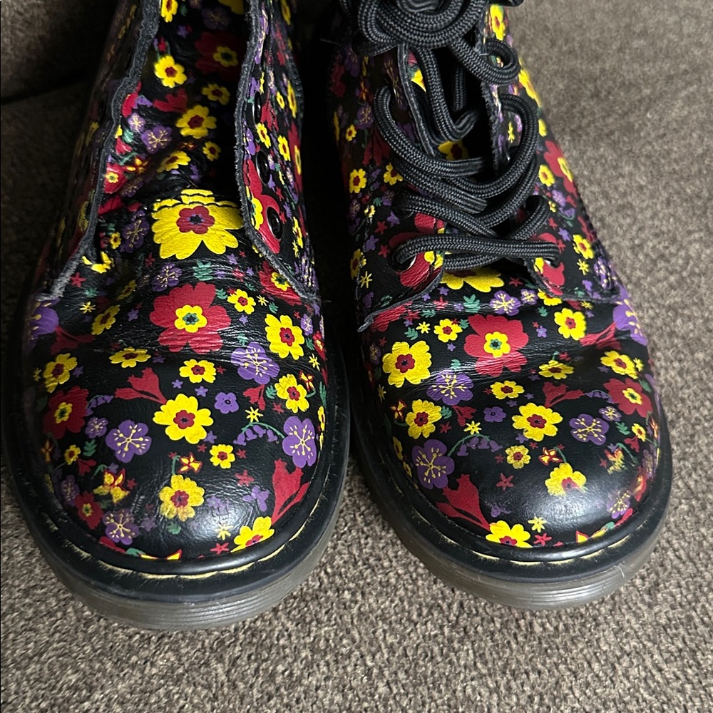 Dr martens size 1 girl - Picture 7 of 7
